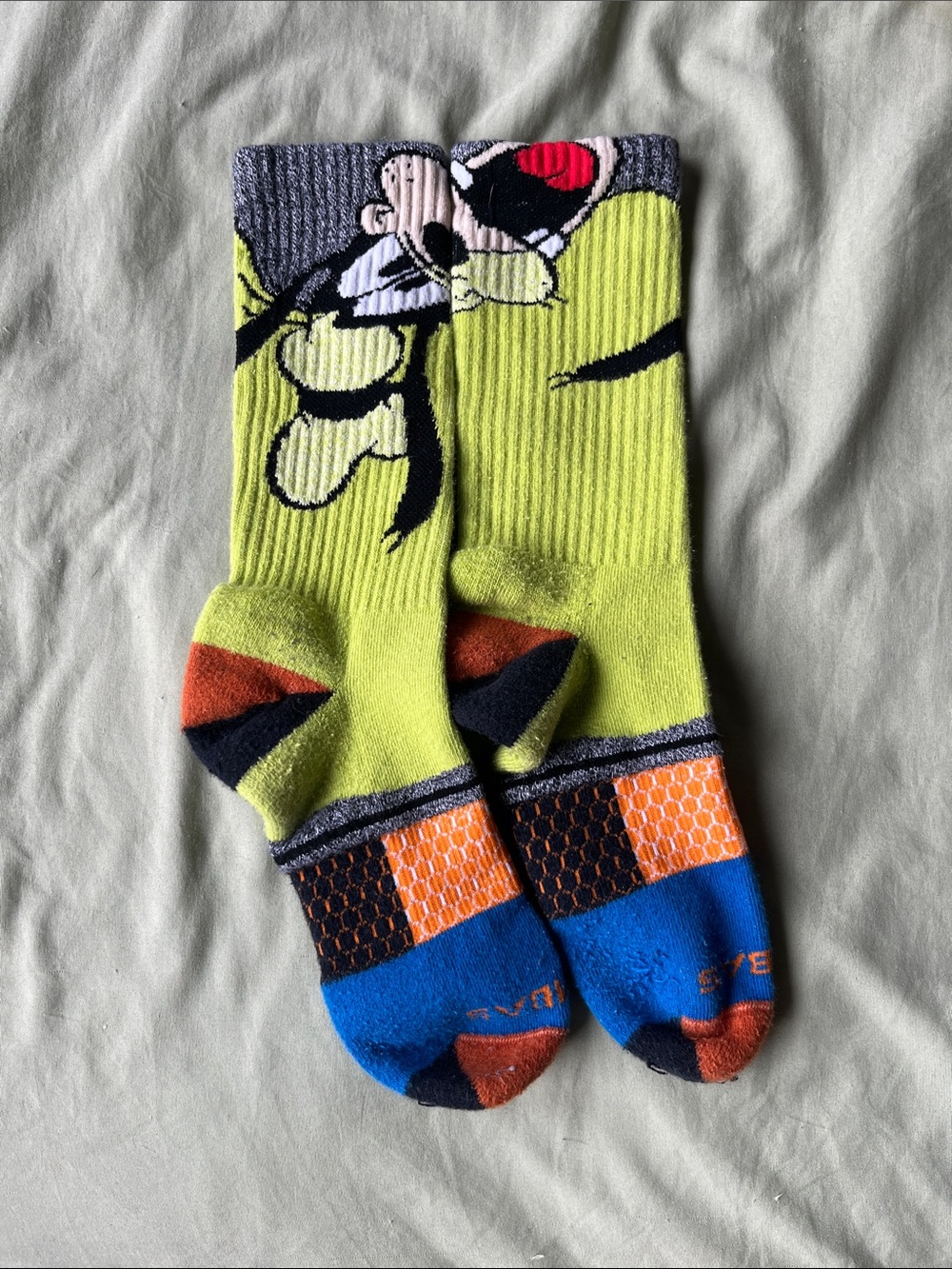 Bombas Bee Better Goofy Disney socks LG